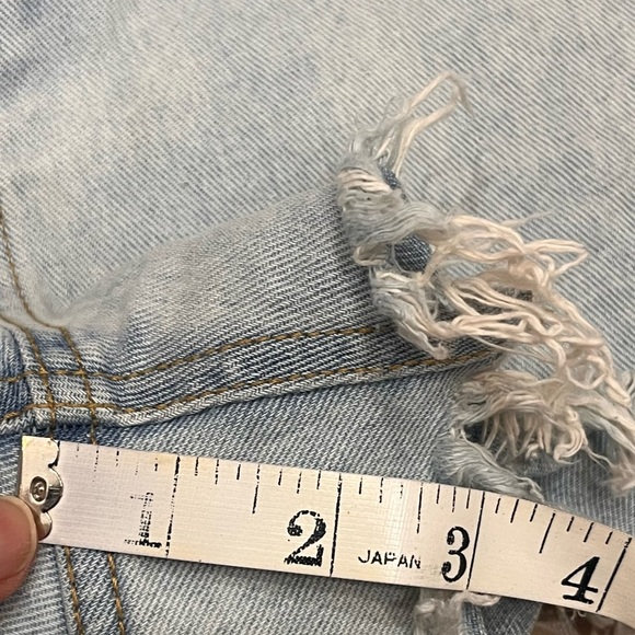 Wild Fable distressed high rise short raw hem size 2 light wash - Picture 6 of 6